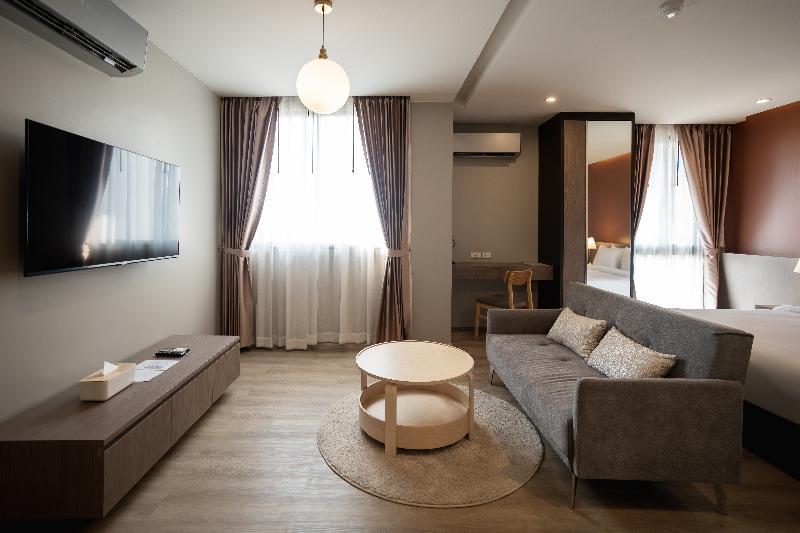 The Rise Suites Hotel Chiang Mai Sha Extra Plus - Oda