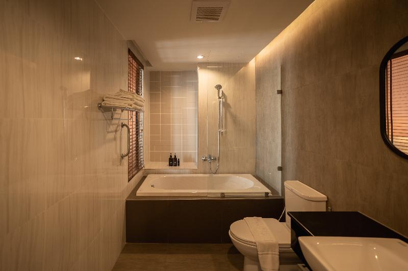 The Rise Suites Hotel Chiang Mai Sha Extra Plus - Oda
