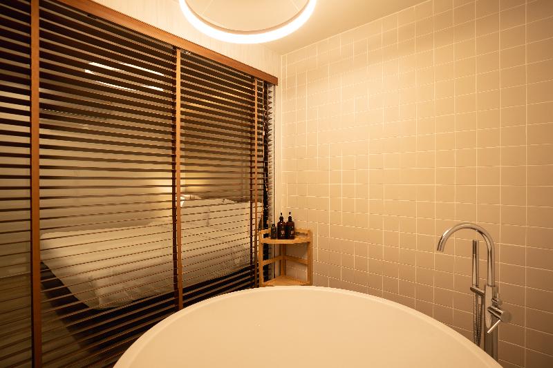 The Rise Suites Hotel Chiang Mai Sha Extra Plus - Oda