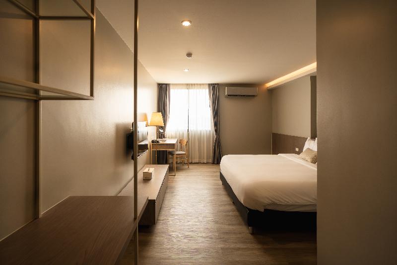 The Rise Suites Hotel Chiang Mai Sha Extra Plus - Oda