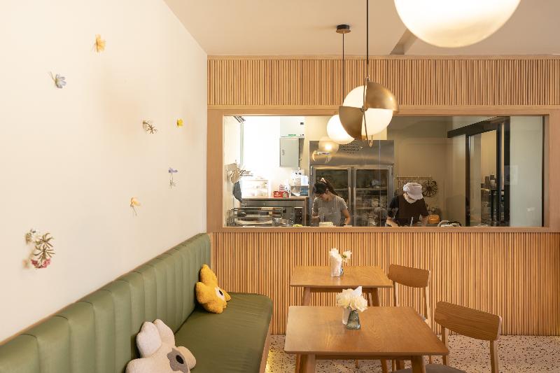 The Rise Suites Hotel Chiang Mai Sha Extra Plus - Restoran