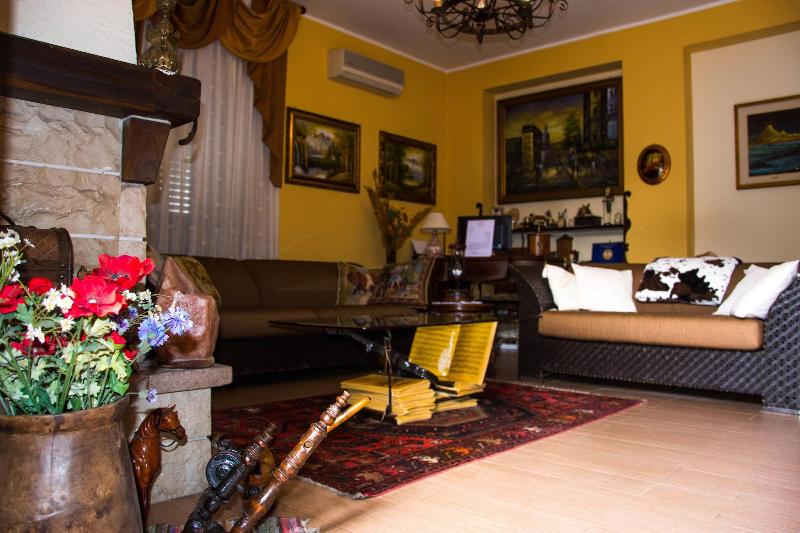 B B Villa Liliya - Lobi