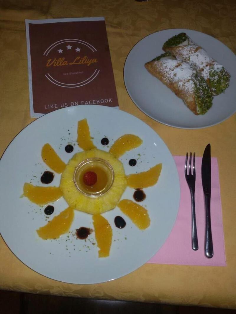 B B Villa Liliya - Restoran