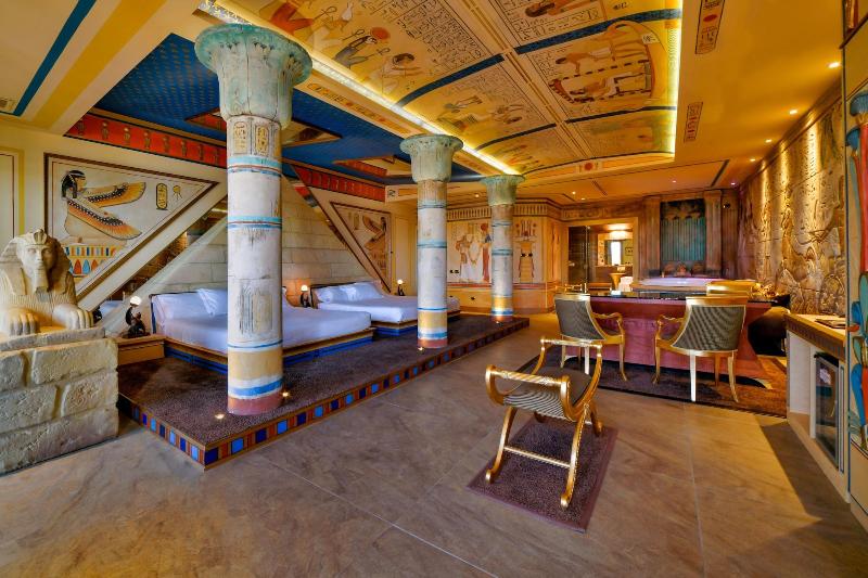 Motel Piranha - Toplantı