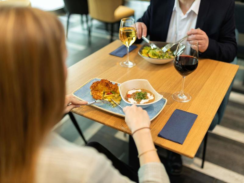 Novotel Düsseldorf Havaalanı - Restoran