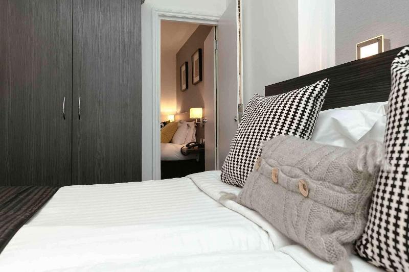 Croft Court Hotel - Genel