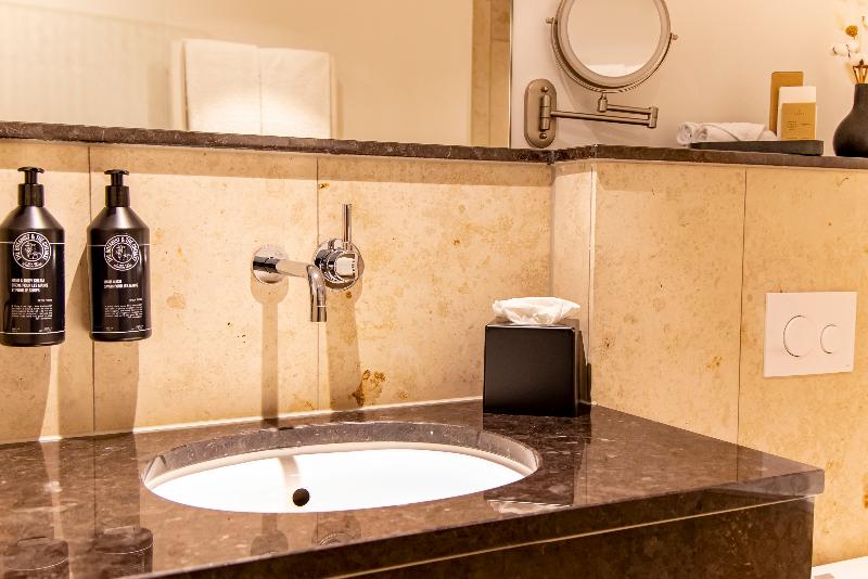 MUZE Hotel Dusseldorf - Handwritten Collection - Oda