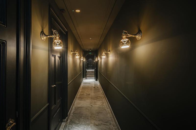Hotel The Noblemen - Lobi