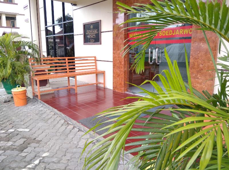 Wisma Anton Soedjarwo - Teras