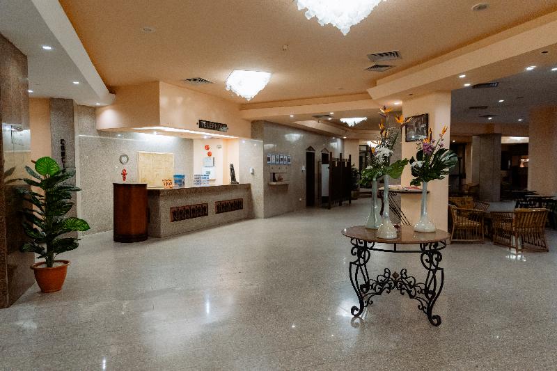 Empire Hotel Aqua Park - Lobi