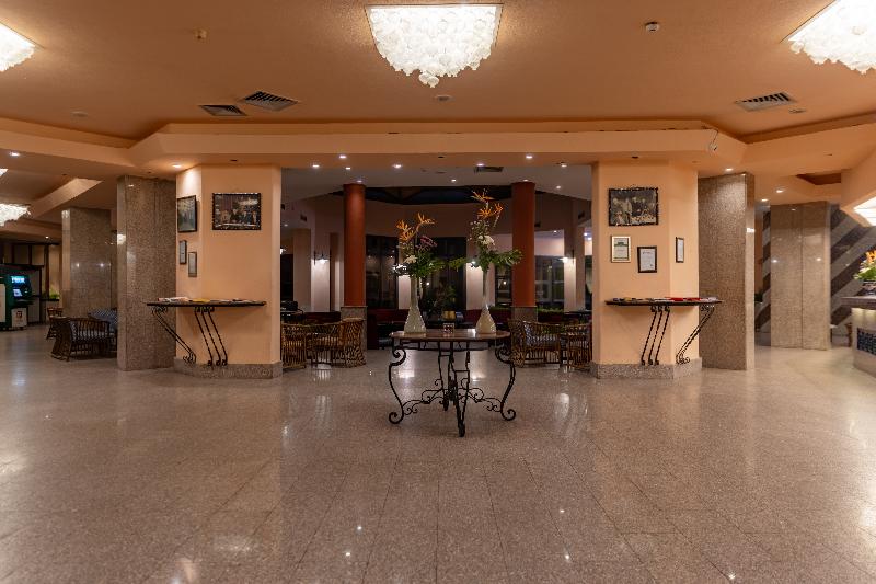 Empire Hotel Aqua Park - Lobi