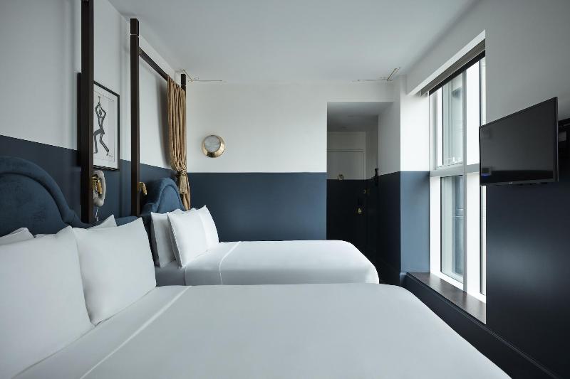 Civilian Hotel - Oda