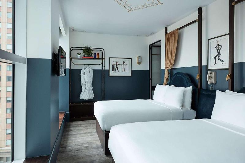 Civilian Hotel - Oda