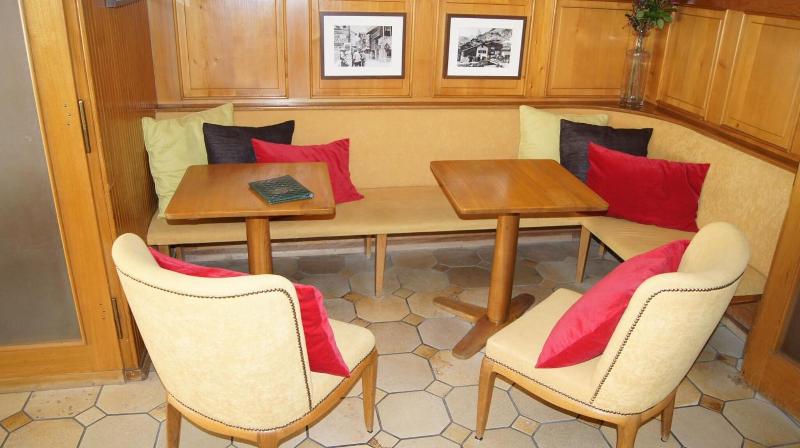 Hotel Alpina - Lobi