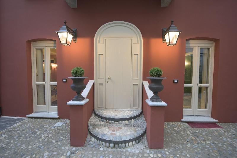 Porta Palace Apartments - Lobi