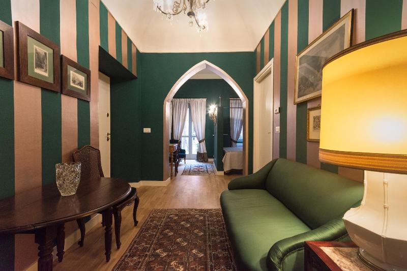 Porta Palace Apartments - Lobi