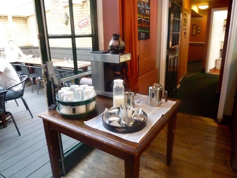 The Earl of Derby - Inn - Restoran
