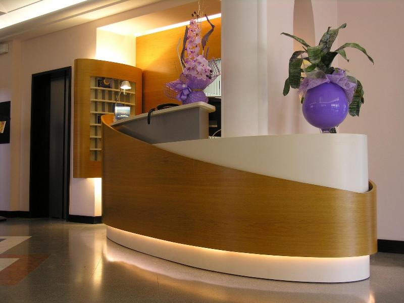 Hotel Sampaoli - Lobi