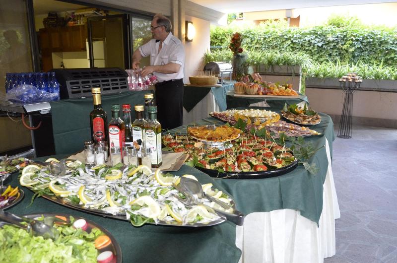 Hotel Sampaoli - Restoran