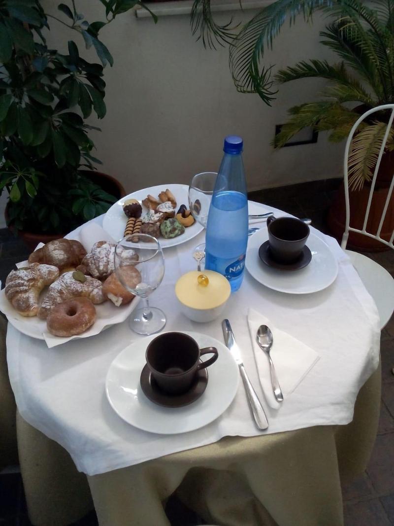 B&B  Museo Salinas - Restoran