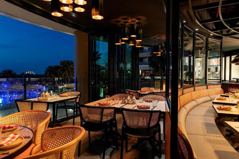 Le Royal Meridien Beach Resort and Spa - Restoran