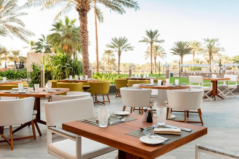 Le Royal Meridien Beach Resort and Spa - Restoran