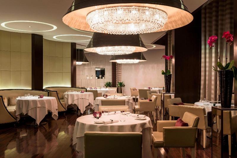 Le Royal Meridien Beach Resort and Spa - Restoran