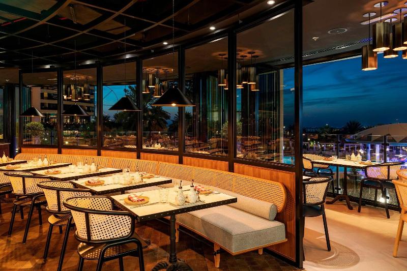 Le Royal Meridien Beach Resort and Spa - Restoran
