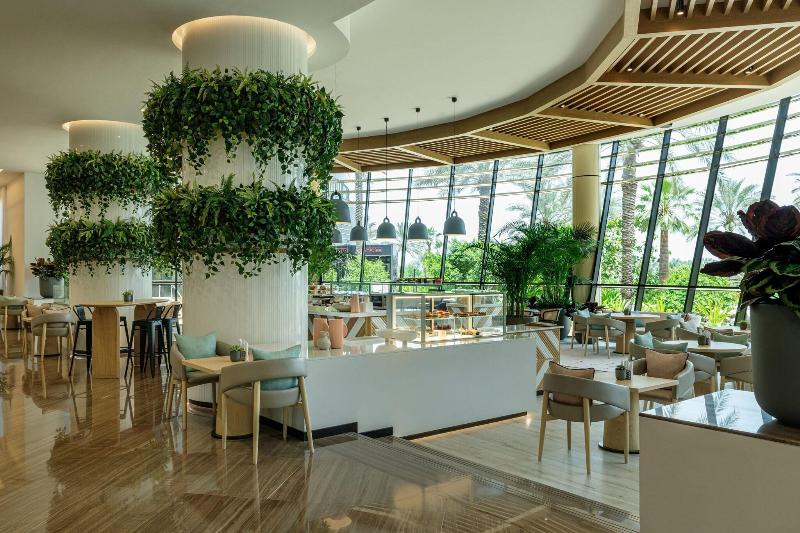 Le Royal Meridien Beach Resort and Spa - Restoran