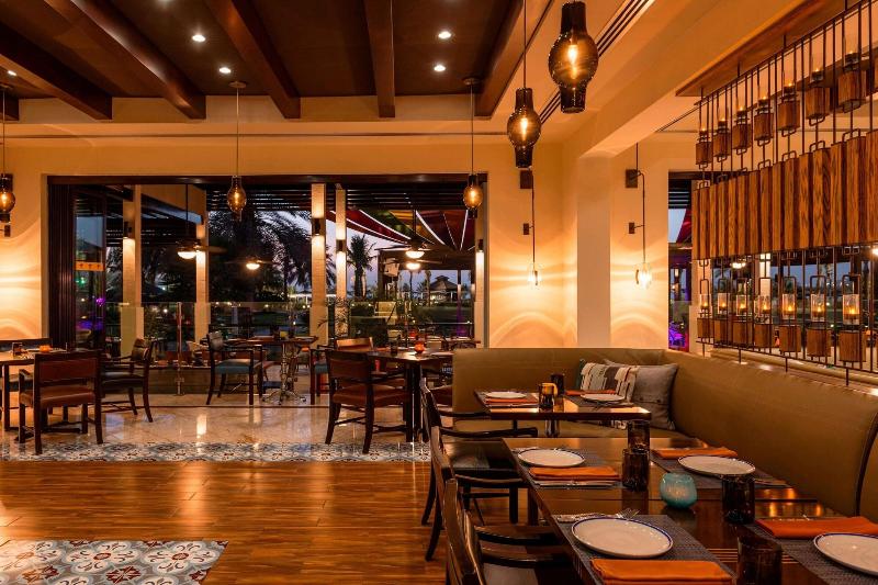 Le Royal Meridien Beach Resort and Spa - Restoran