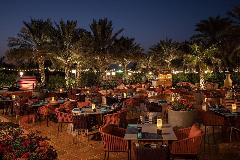 Le Royal Meridien Beach Resort and Spa - Restoran