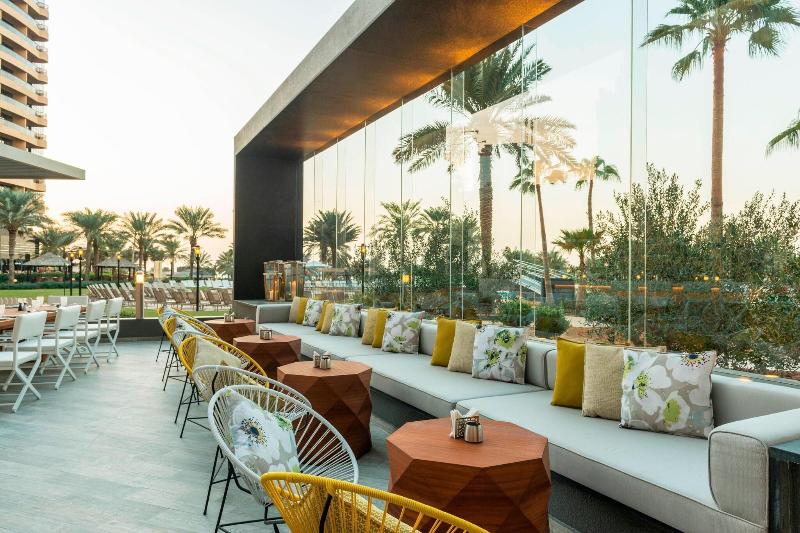 Le Royal Meridien Beach Resort and Spa - Teras
