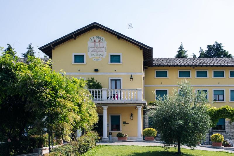 Hotel La Pina - Genel