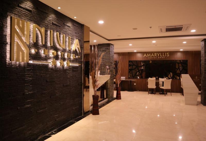 Nivia Hotel - Lobi