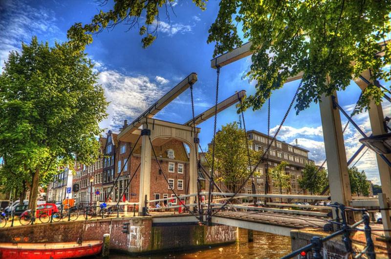 YAYS Amsterdam Salthouse Canal - Genel