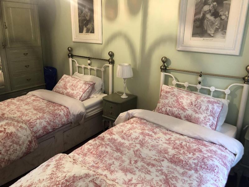 Brookhall Cottages - Oda