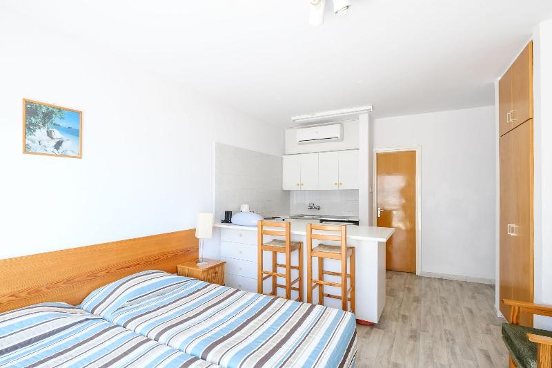 Nautilus Tourist Apartments - Oda