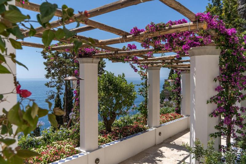 Borgo Santandrea - Genel