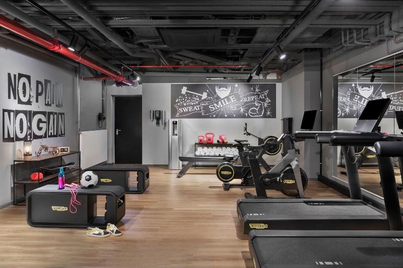 Moxy Duesseldorf City - Aktivite