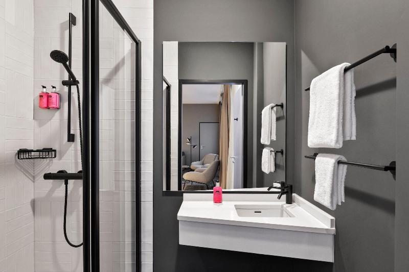 Moxy Duesseldorf City - Oda