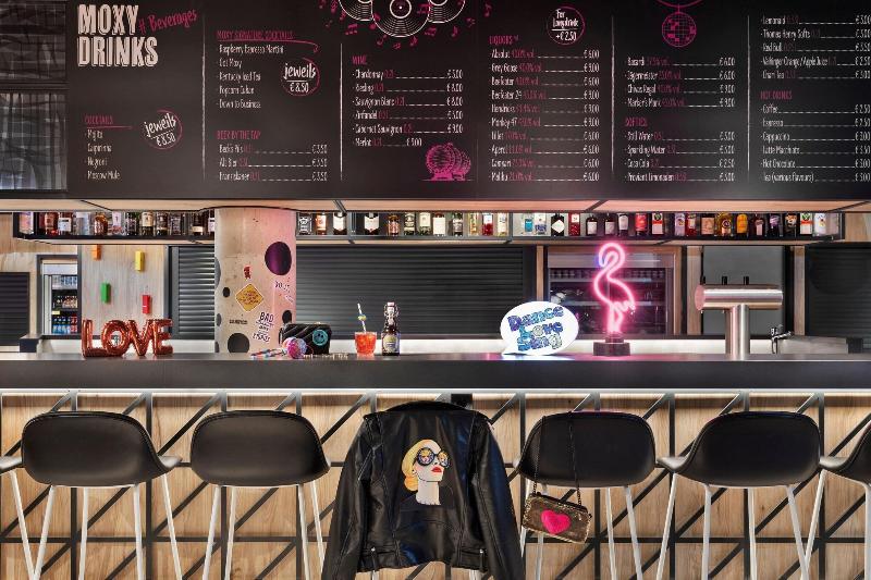 Moxy Duesseldorf City - Restoran