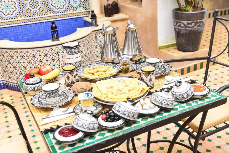 Riad Almazhar - Restoran