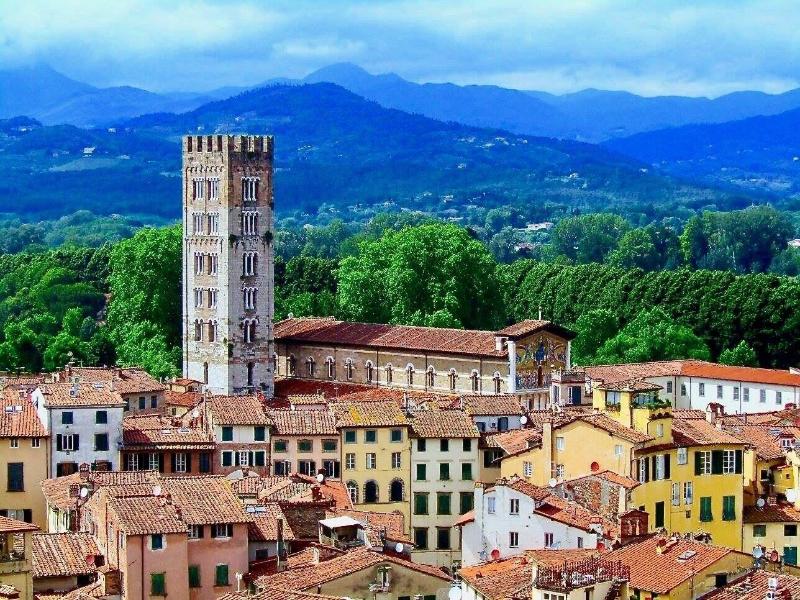 The Tuscanian Hotel - Genel