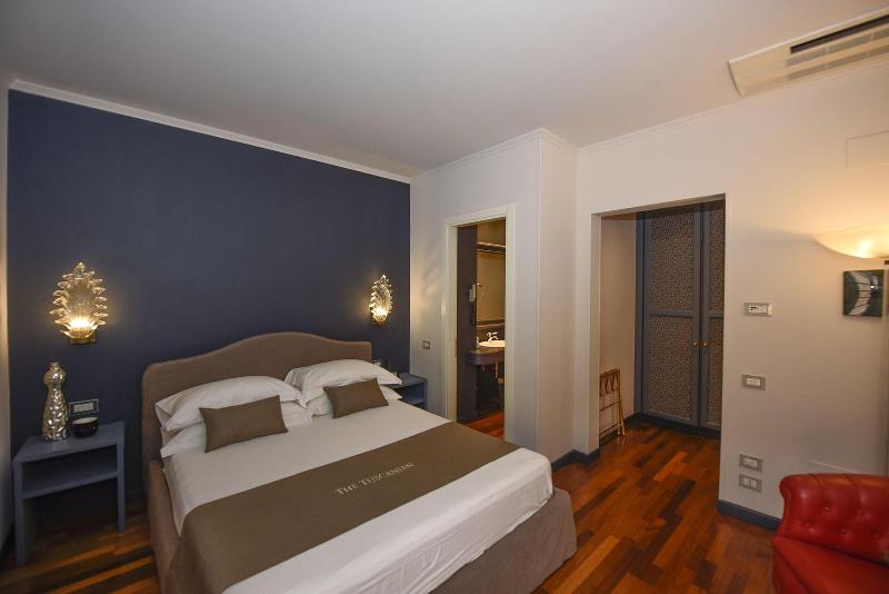 The Tuscanian Hotel - Oda