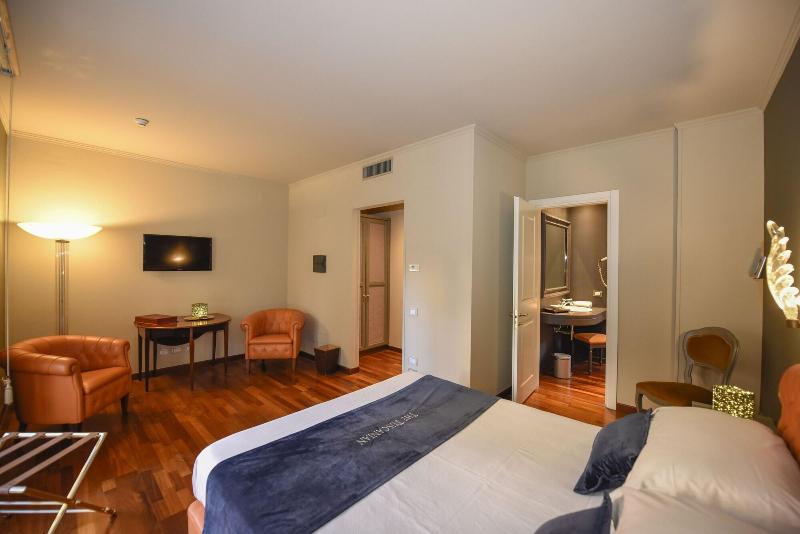 The Tuscanian Hotel - Oda