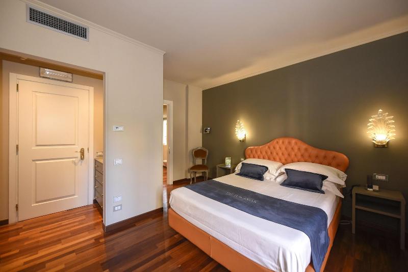 The Tuscanian Hotel - Oda