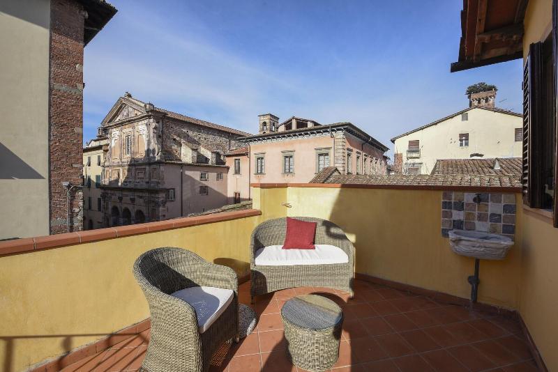The Tuscanian Hotel - Oda