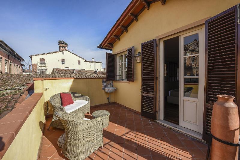 The Tuscanian Hotel - Oda