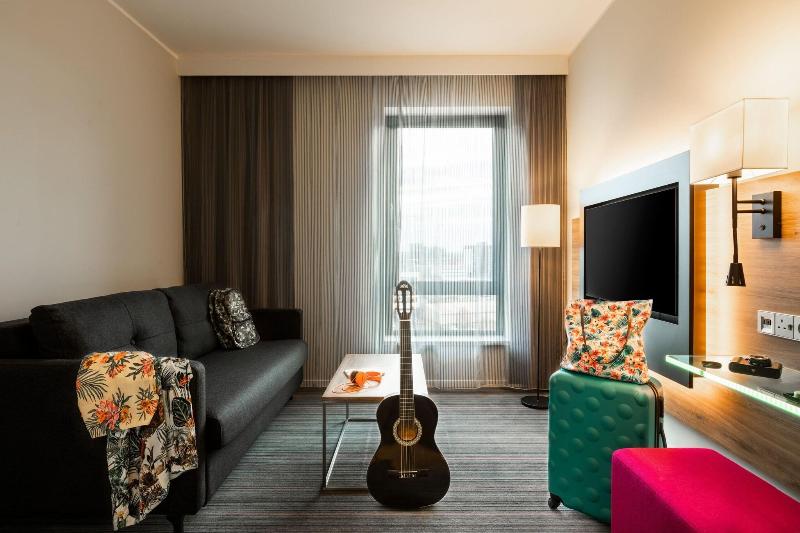 Moxy Glasgow Sec - Oda