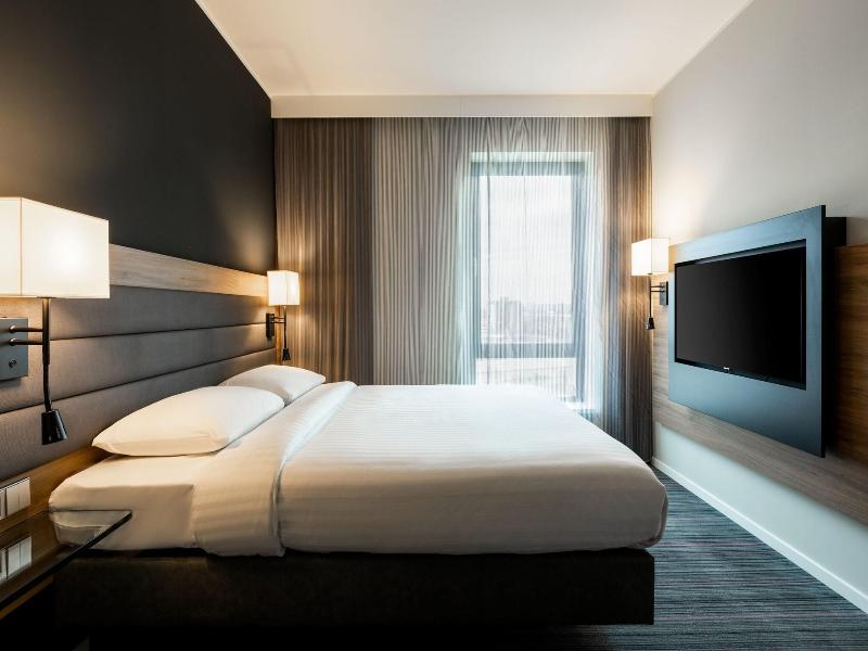 Moxy Glasgow Sec - Oda
